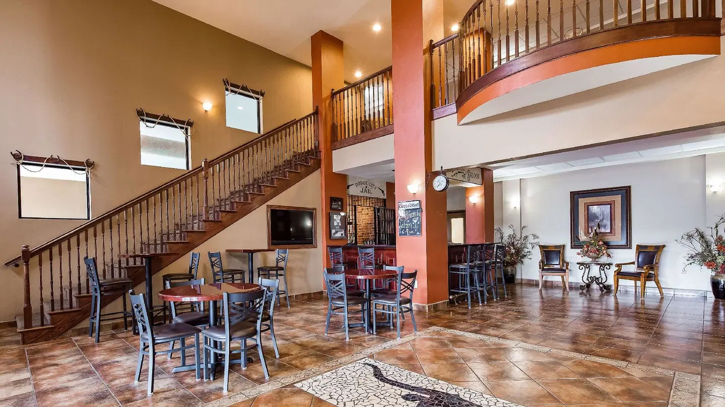 Best Western Plus Country Inn & Suites Bar