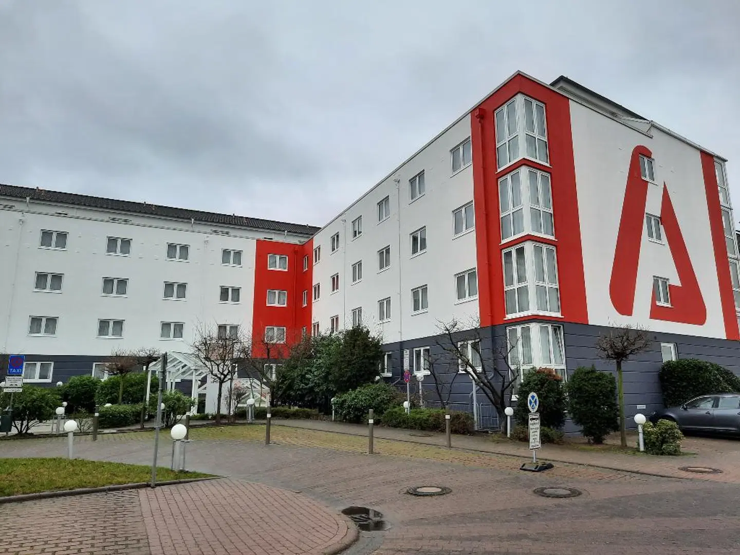 AMEDIA Hotel & Suites Frankfurt Airport EXTERIOR