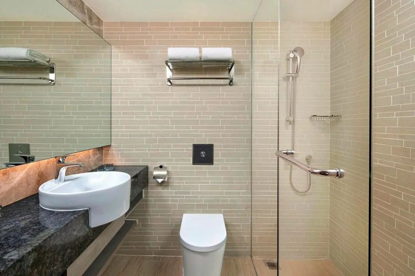 Four Points by Sheraton Singapore, Riverview Badezimmer