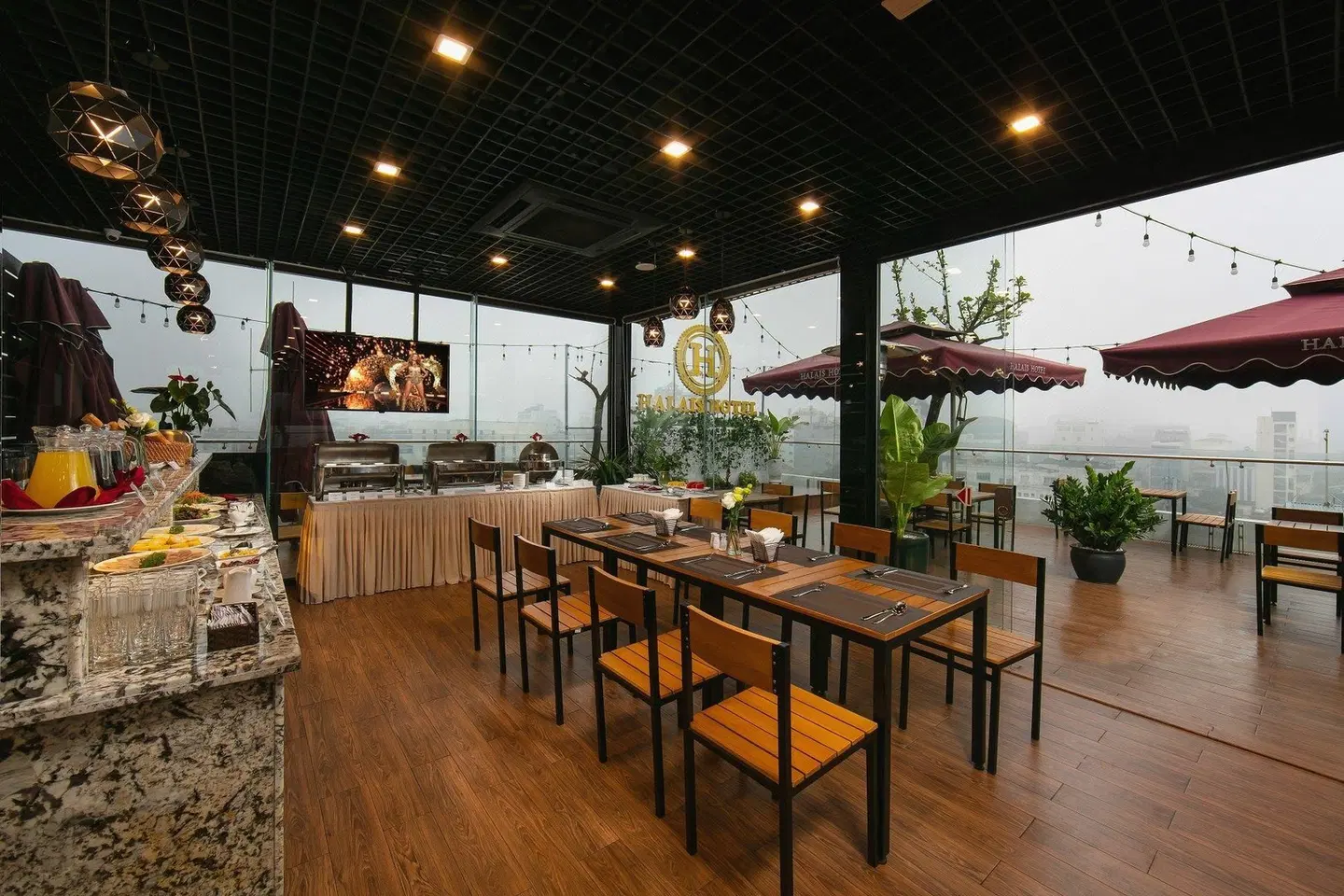Halais Hotel Restaurant