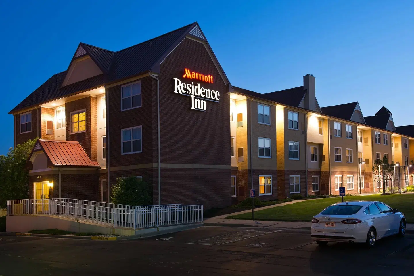 Residence Inn by Marriott Kansas City Olathe EXTERIOR