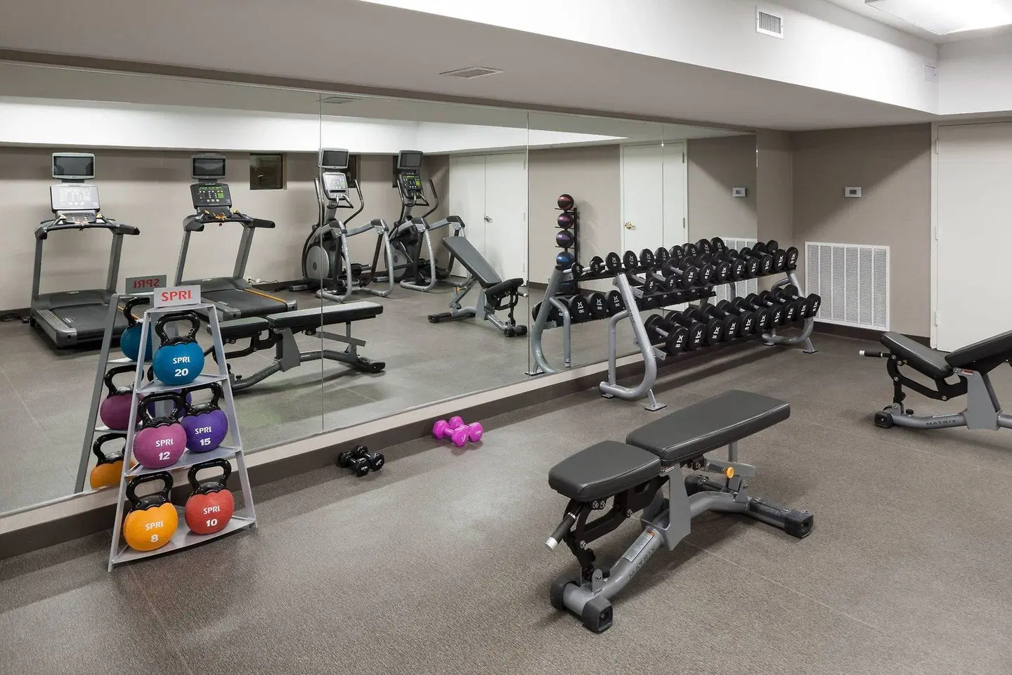 Residence Inn by Marriott Kansas City Country Club Plaza SPORTS_AND_LEISURE