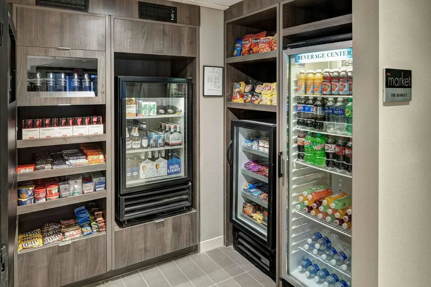 Residence Inn by Marriott Kansas City Country Club Plaza Bar