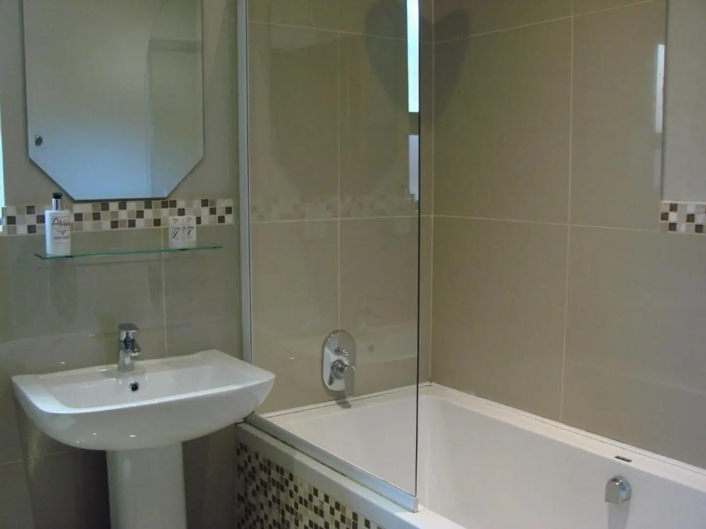 Abiento Guesthouse Badezimmer