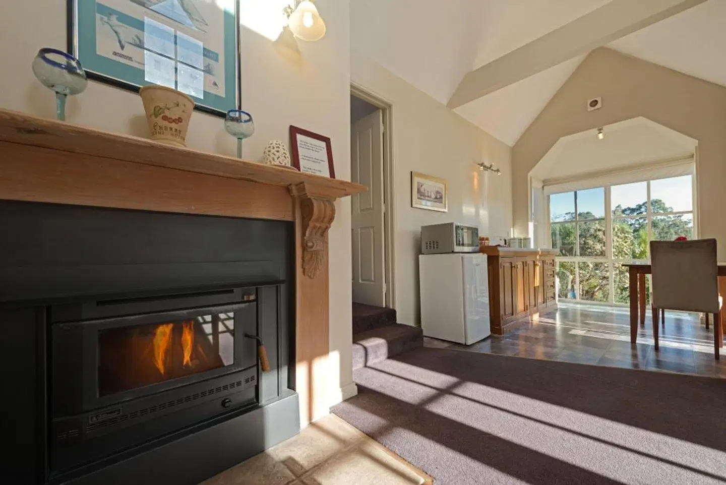 Crabtree Riverfront Cottages LOUNGE_LOBBY