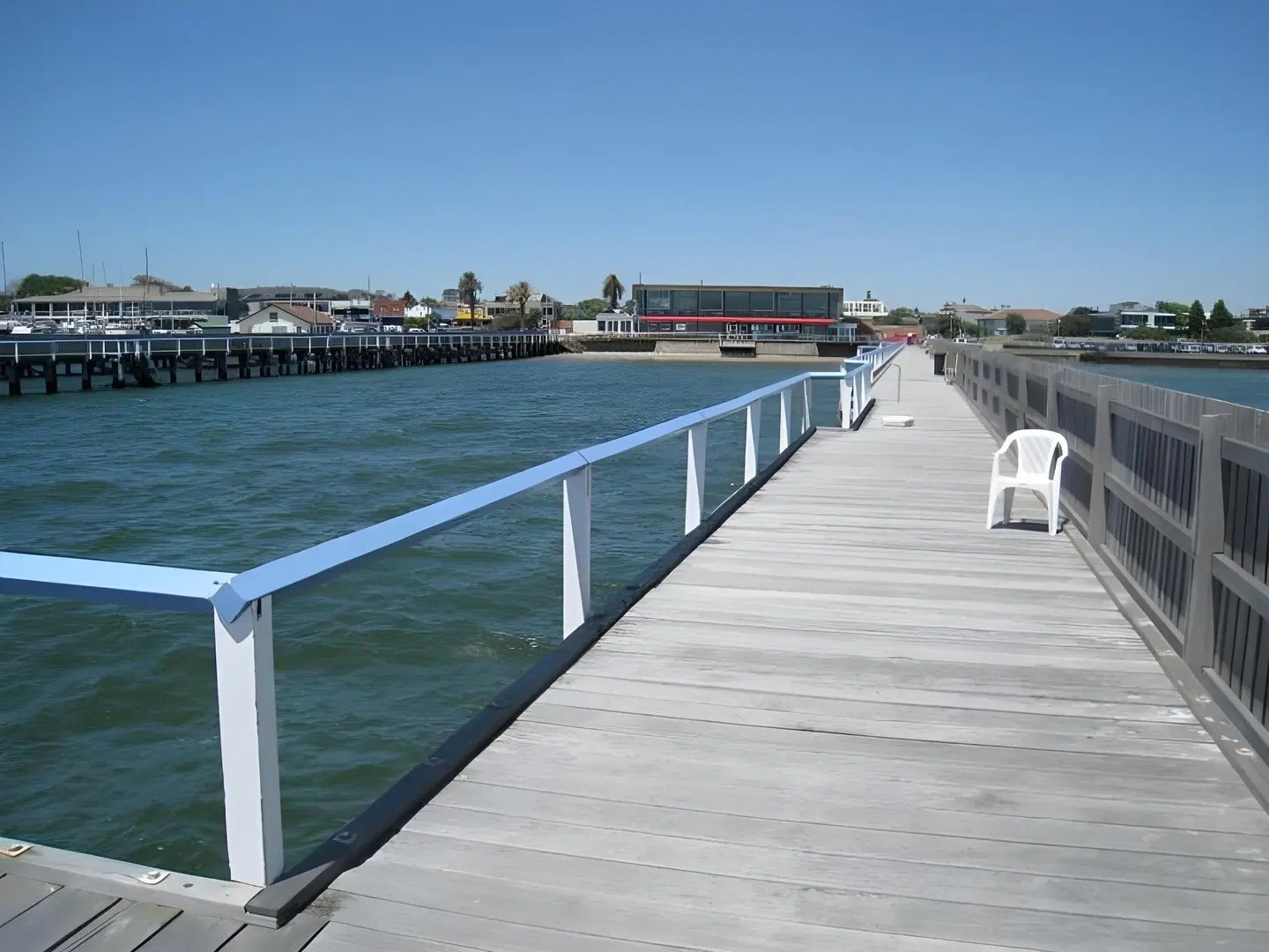 Brighton Bay Apartments LANDSCAPE