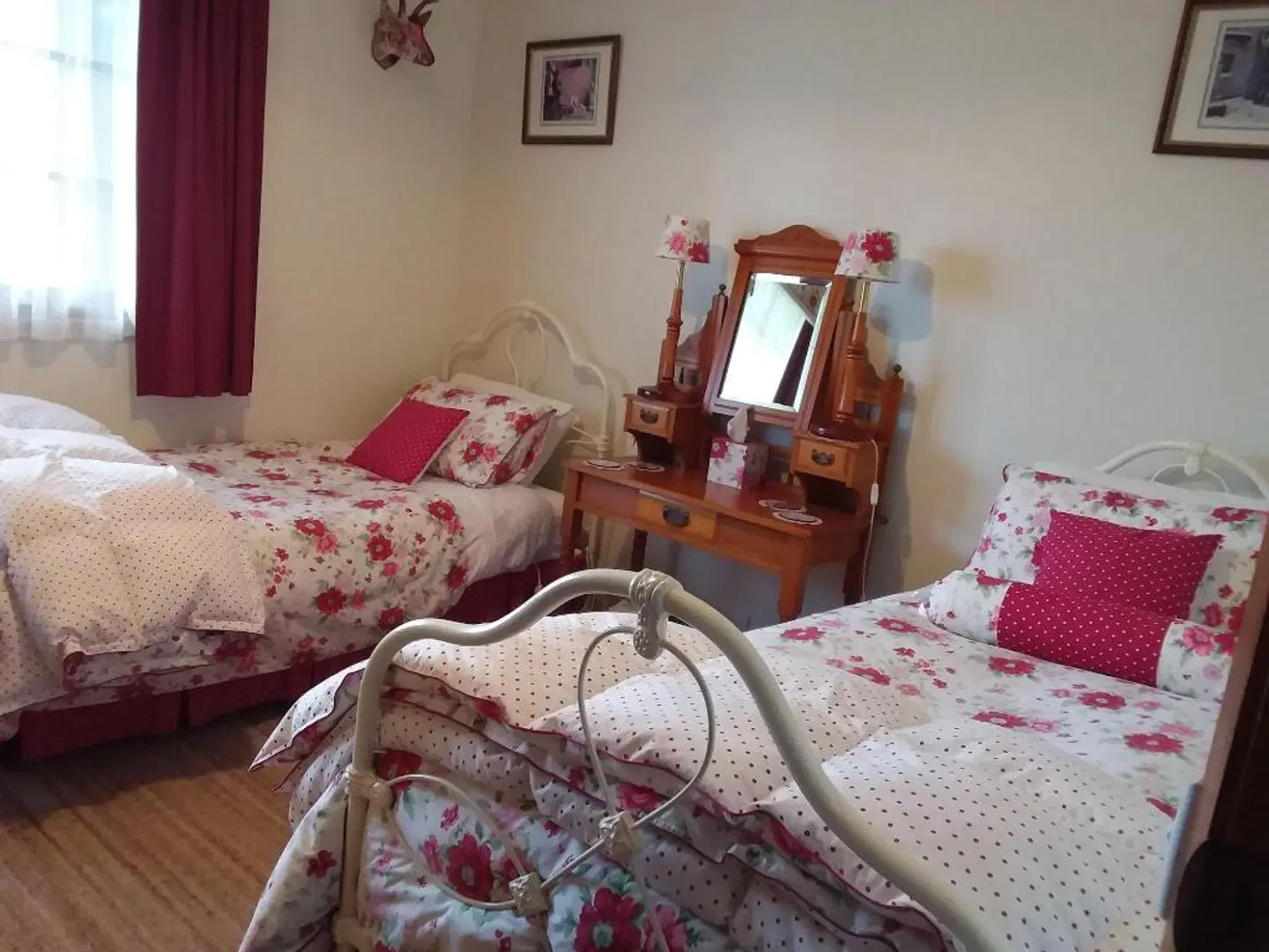 Cornwall Cottage ROOM_EXAMPLE