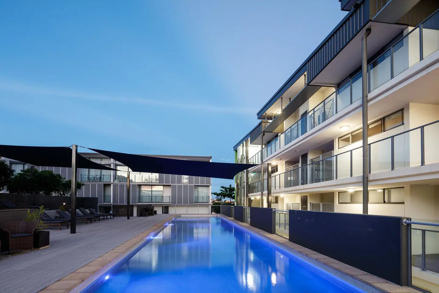 Central Islington Apartments OUTDOOR_POOL