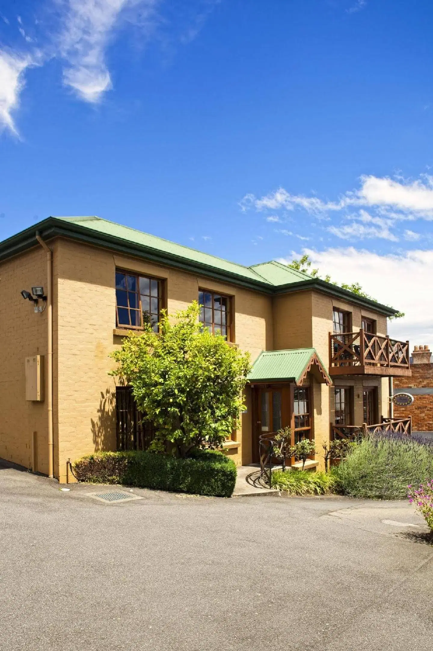 Hideaway on George EXTERIOR