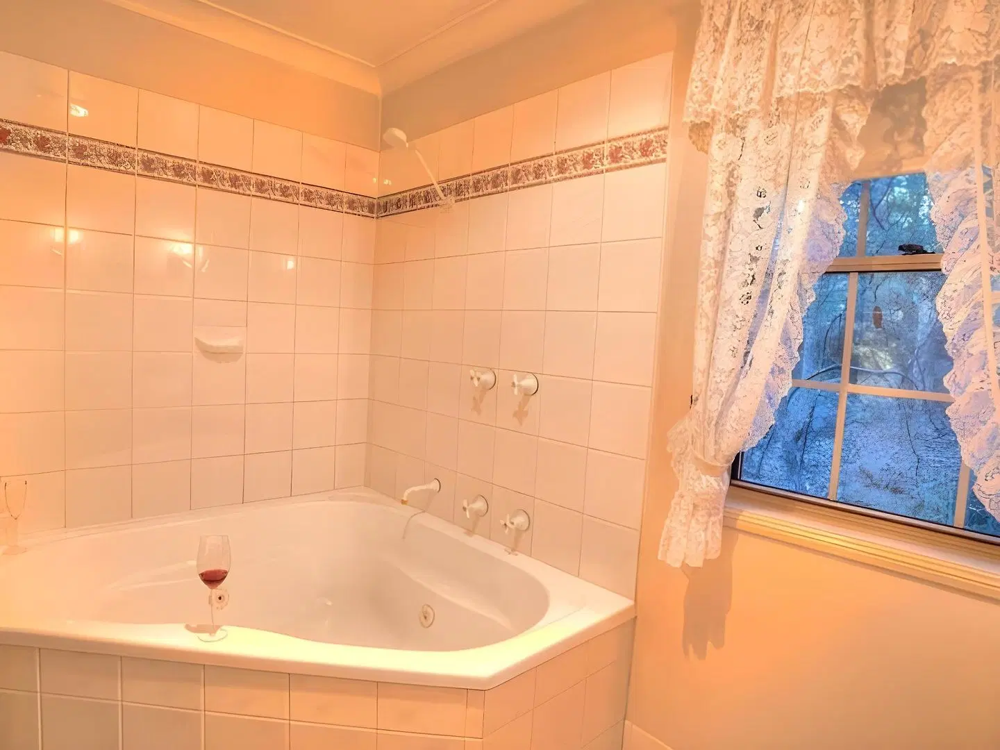 Honeysuckle Cottages Badezimmer