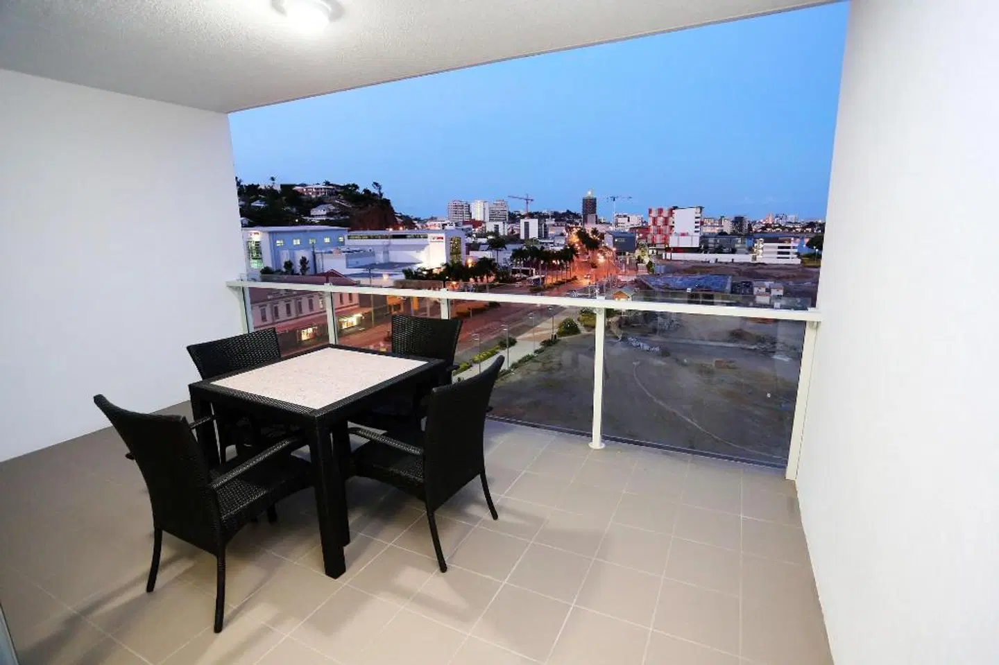 Kensington at Central by Property Vine Terrasse