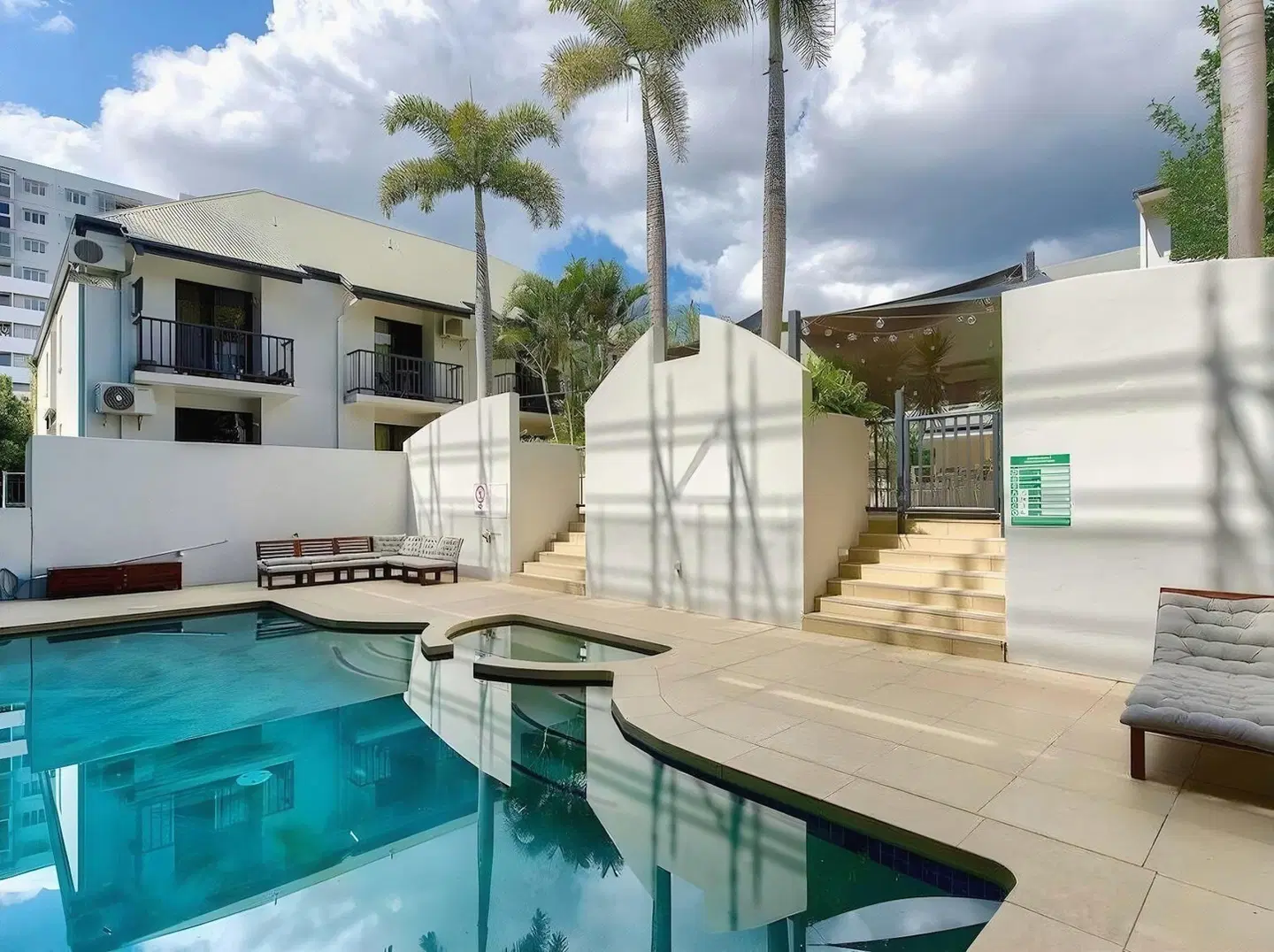 Parkview Apartments OUTDOOR_POOL