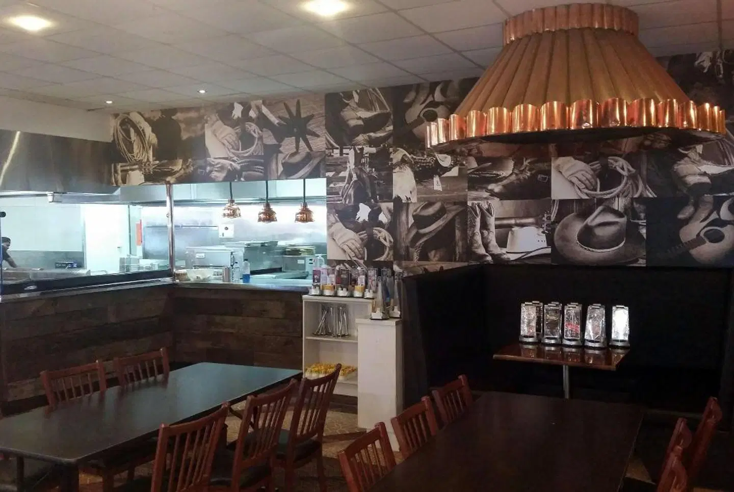Isa Hotel Bar