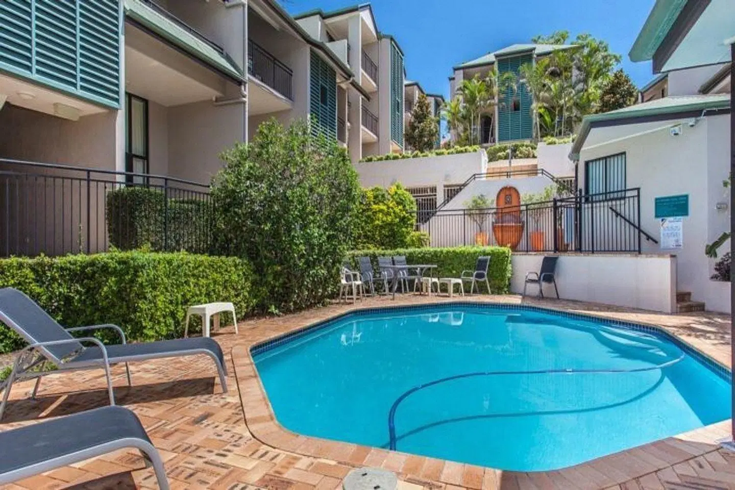 Spring Hill Mews OUTDOOR_POOL