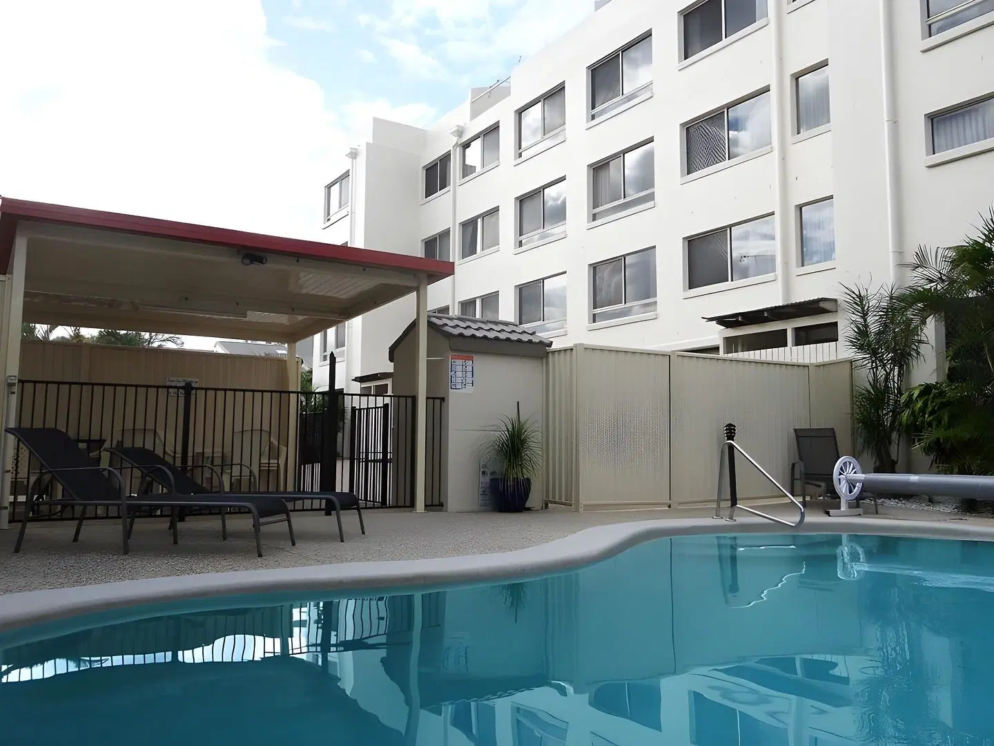 Paradis Pacifique OUTDOOR_POOL
