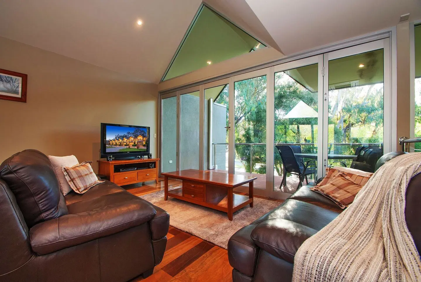Centenary Peaks ROOM_EXAMPLE