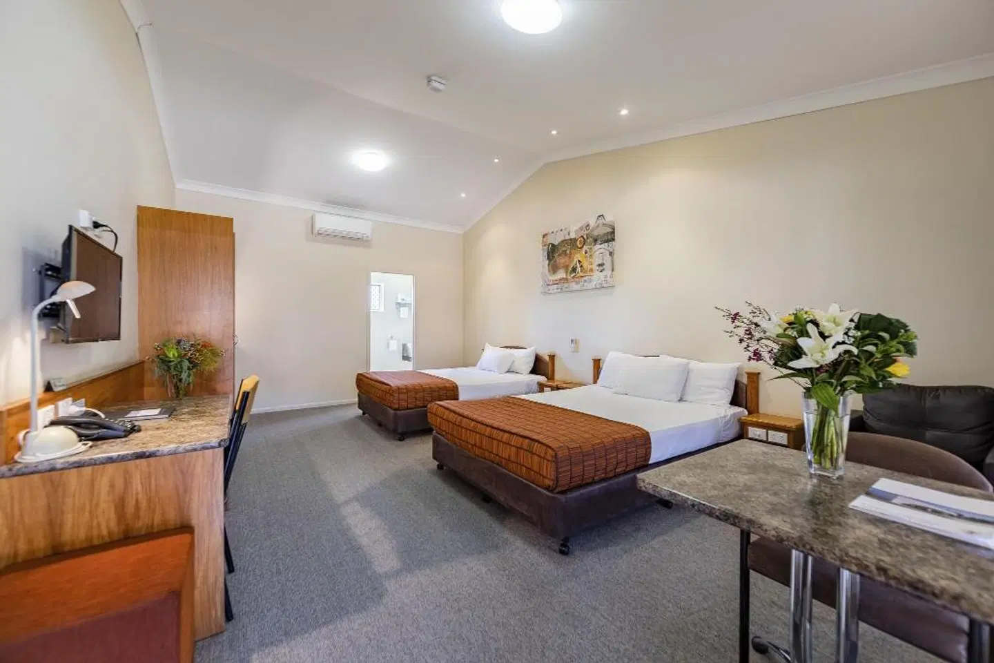 Roma Explorers Inn ROOM_EXAMPLE