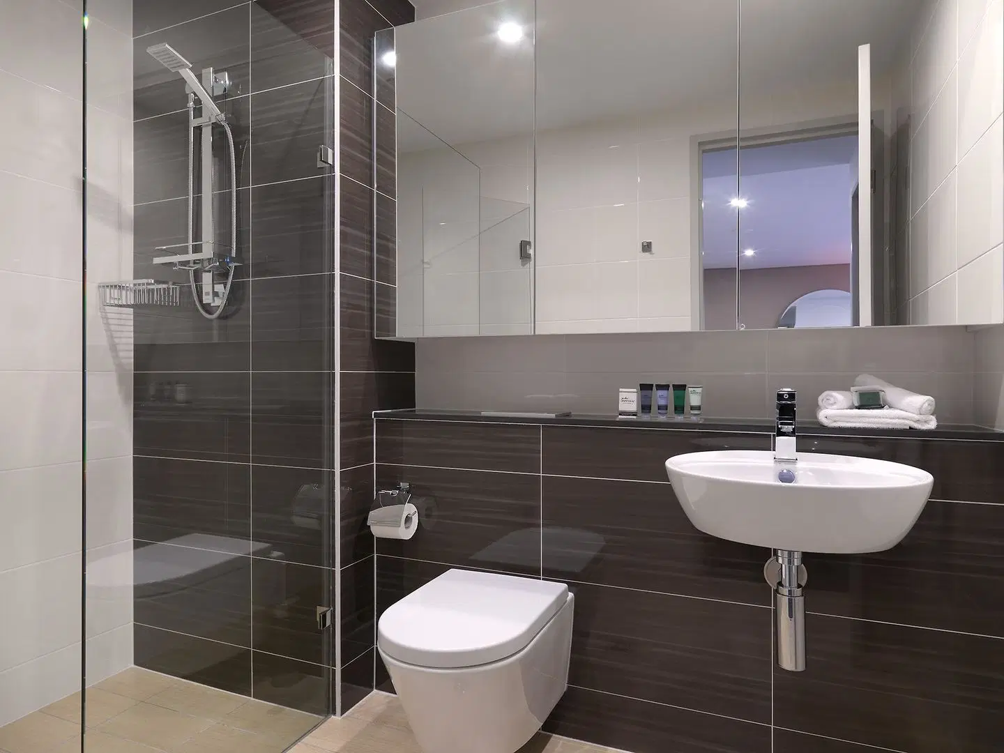 Meriton Serviced Apartments North Ryde Badezimmer