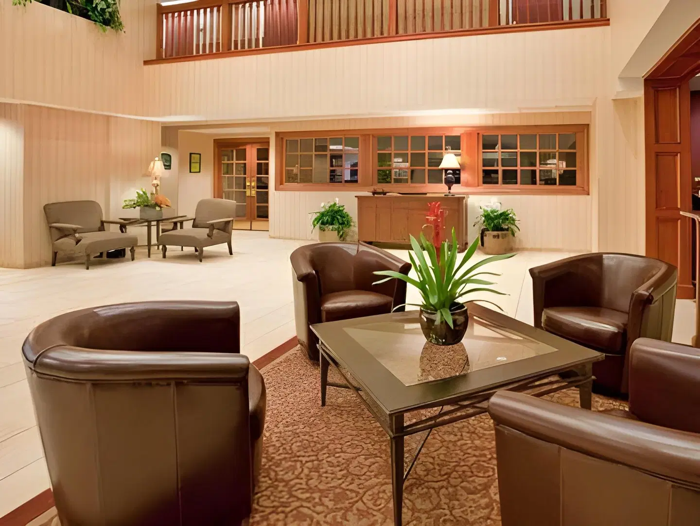 Holiday Inn & Suites Overland Park-Conv Ctr by IHG LOUNGE_LOBBY
