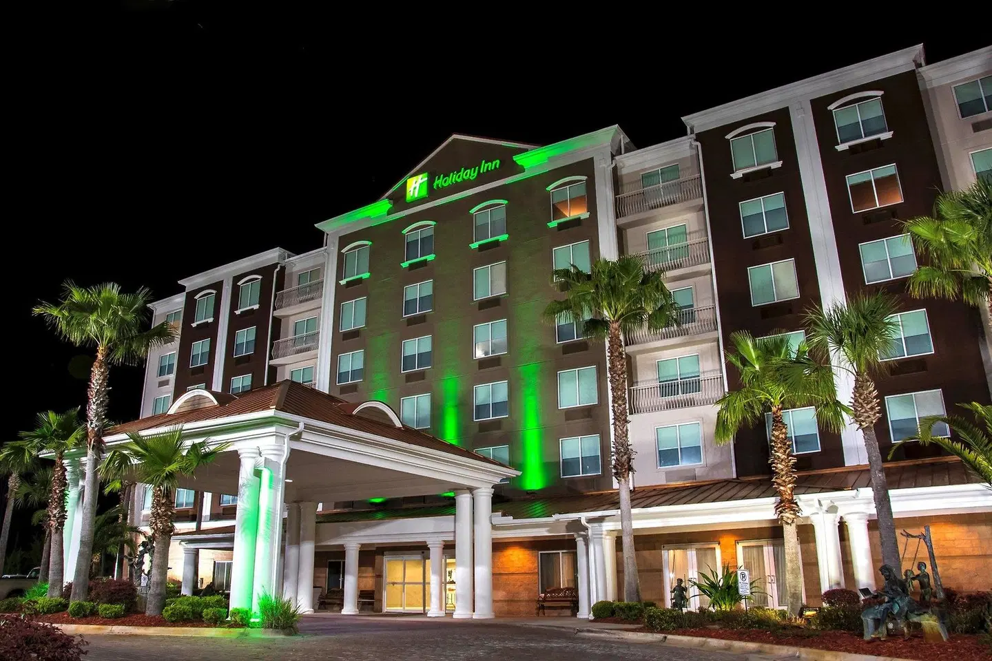 Holiday Inn & Suites Lake City by IHG EXTERIOR