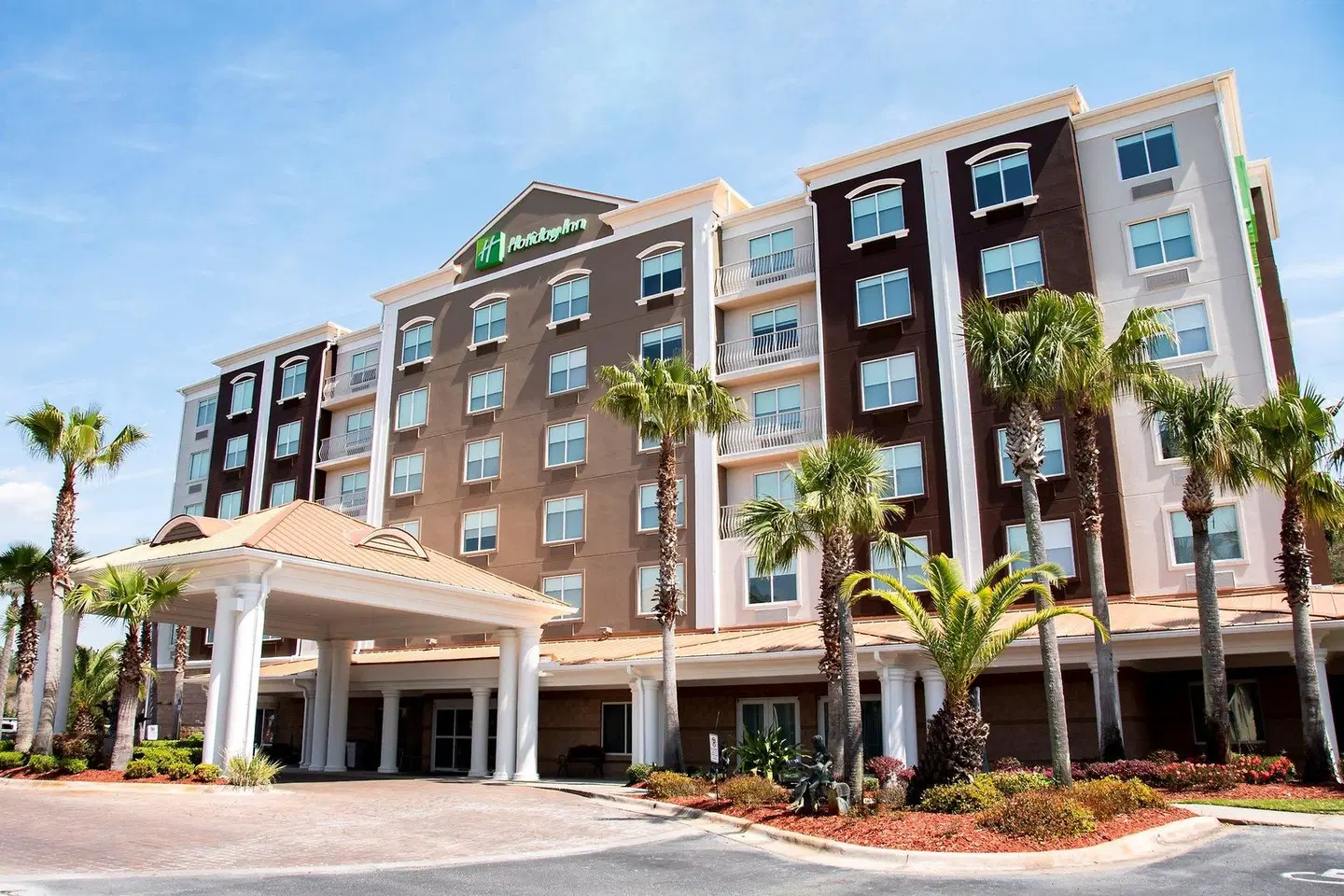 Holiday Inn & Suites Lake City by IHG EXTERIOR