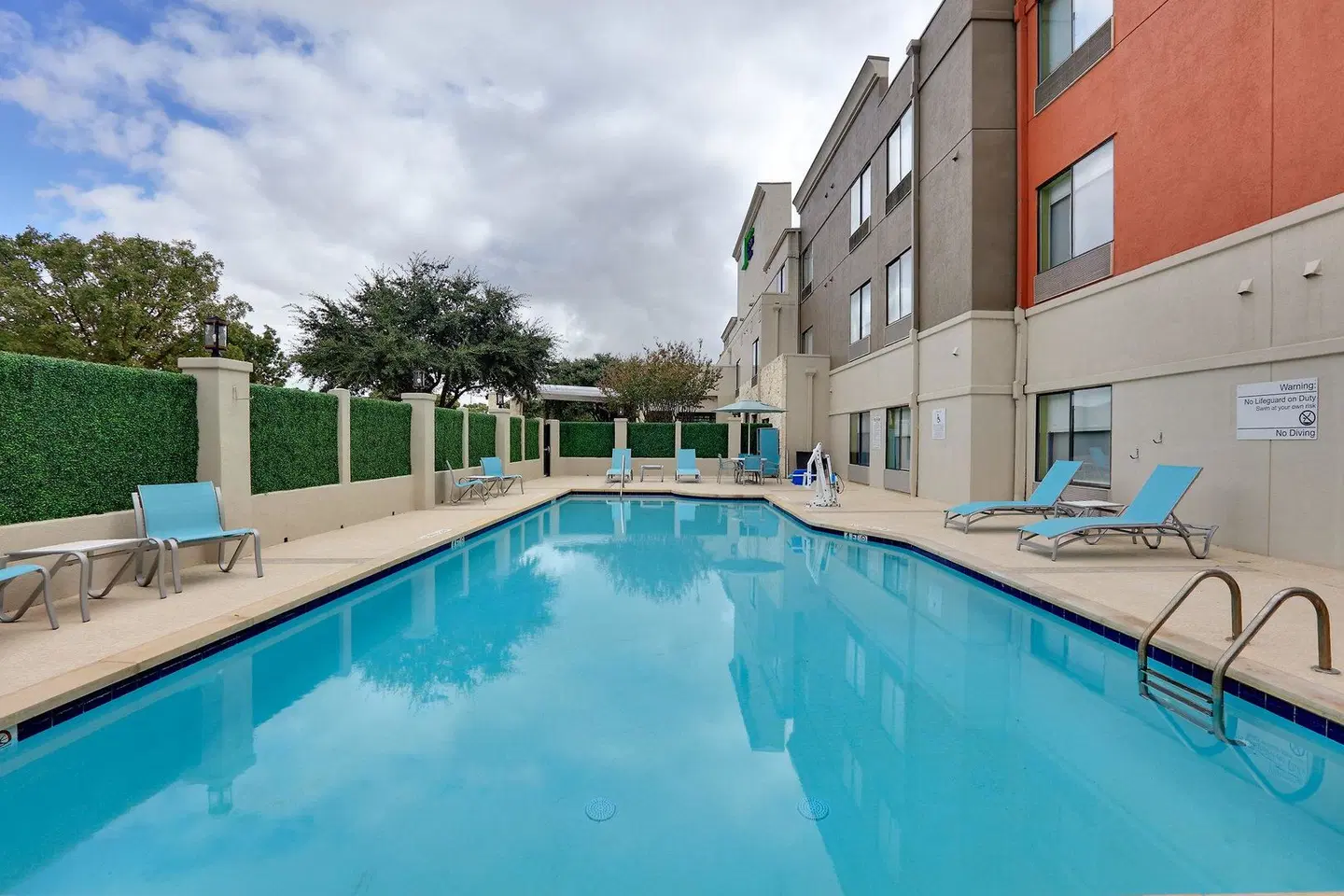 Holiday Inn Express Austin - Round Rock by IHG OUTDOOR_POOL