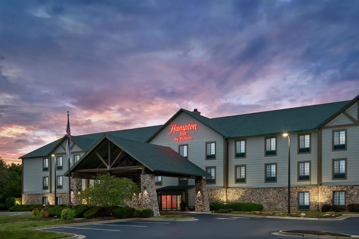 Hampton Inn Kansas City The Legends EXTERIOR