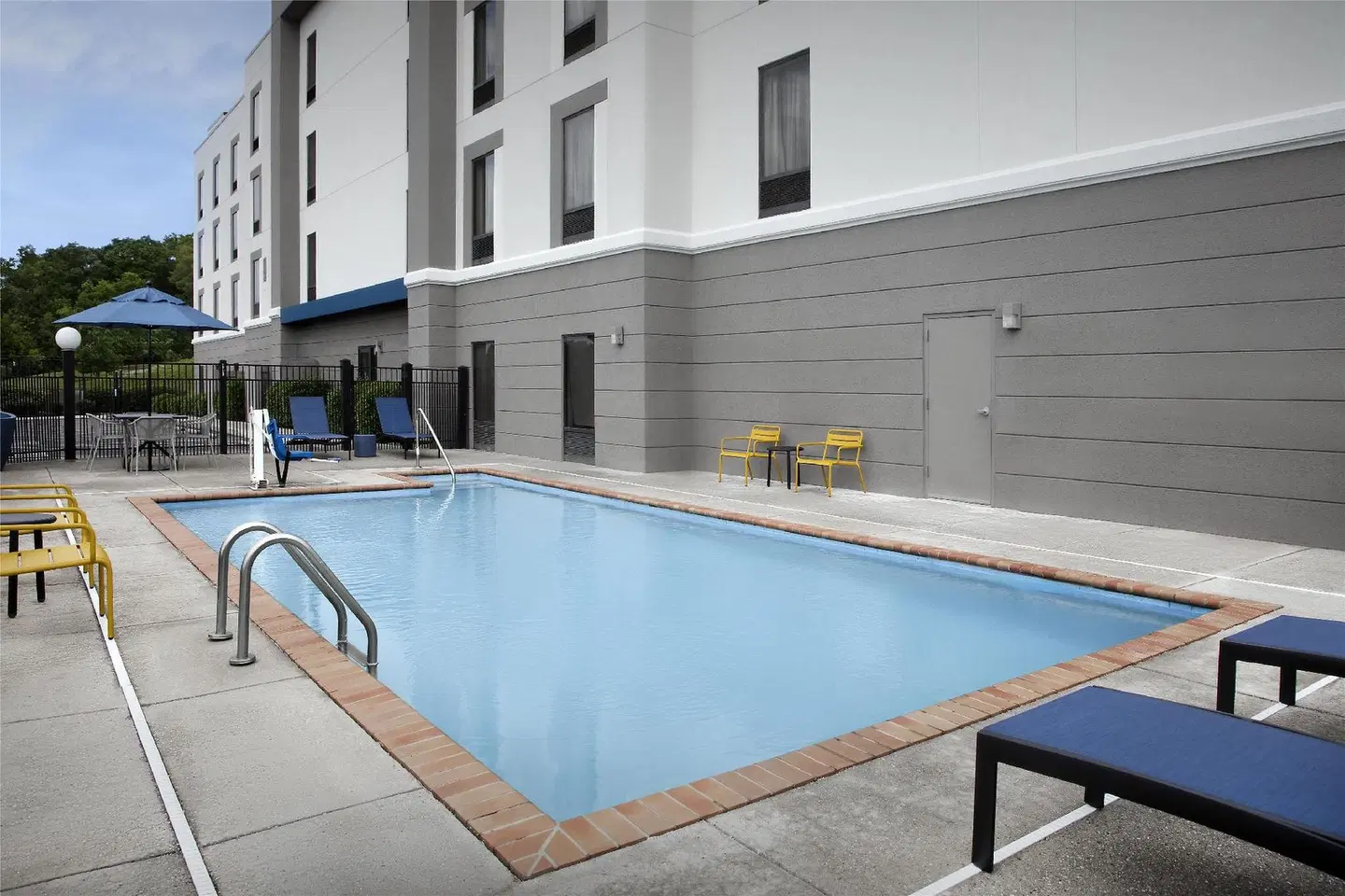 Hampton Inn Lenoir City OUTDOOR_POOL