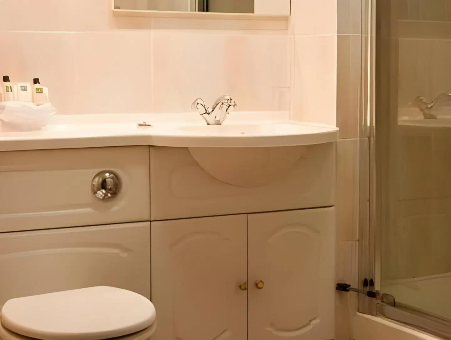 Potters Mooring Guest House Badezimmer