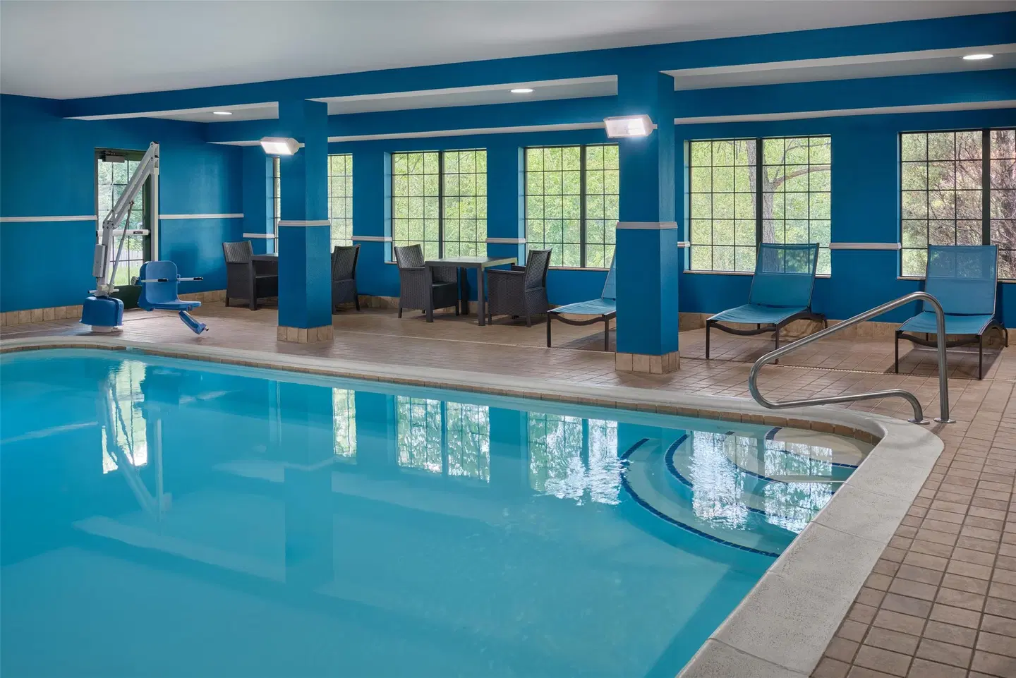Hampton Inn Kansas City The Legends Hallenbad