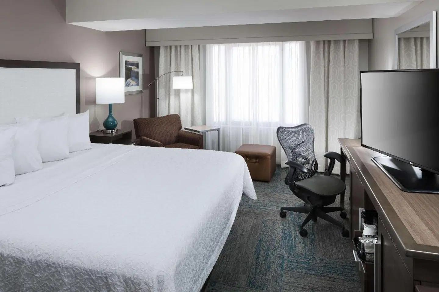 Hampton Inn St. Louis-Downtown (At the Gateway Arch) ROOM_EXAMPLE