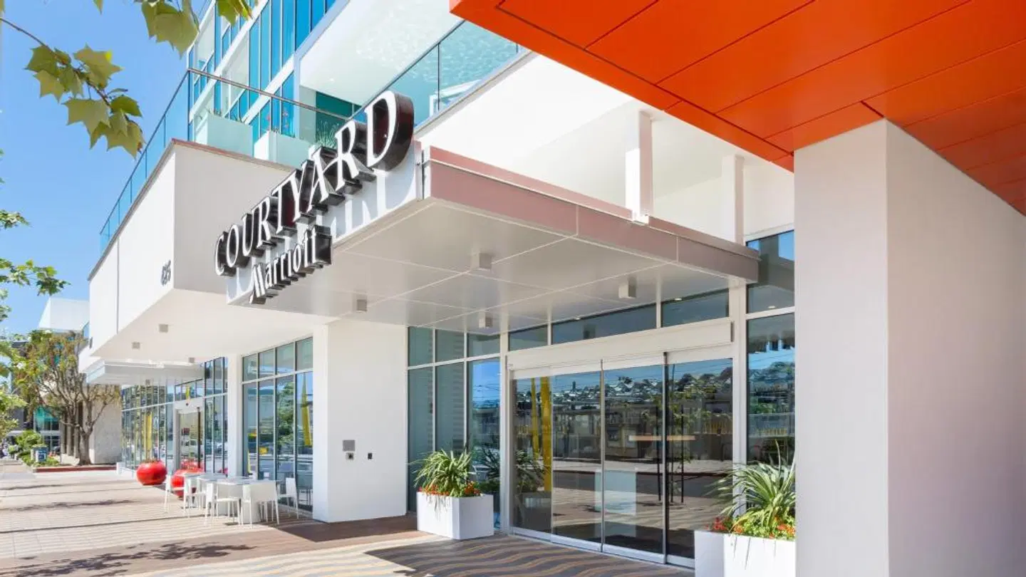 Courtyard by Marriott Santa Monica EXTERIOR
