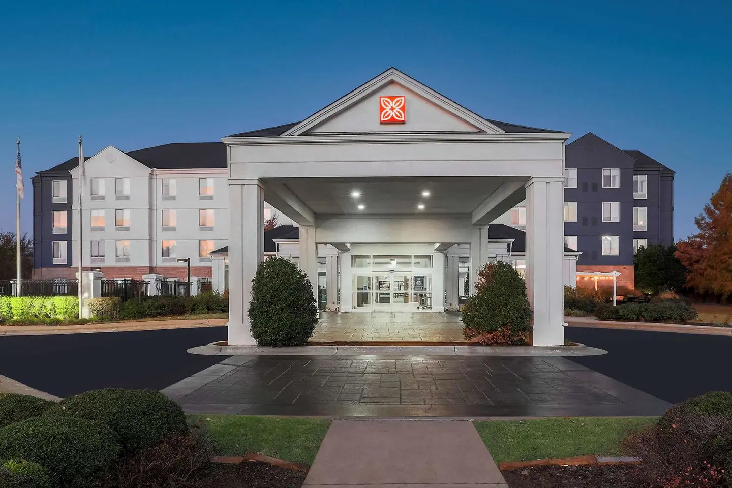 Hilton Garden Inn Tulsa South EXTERIOR