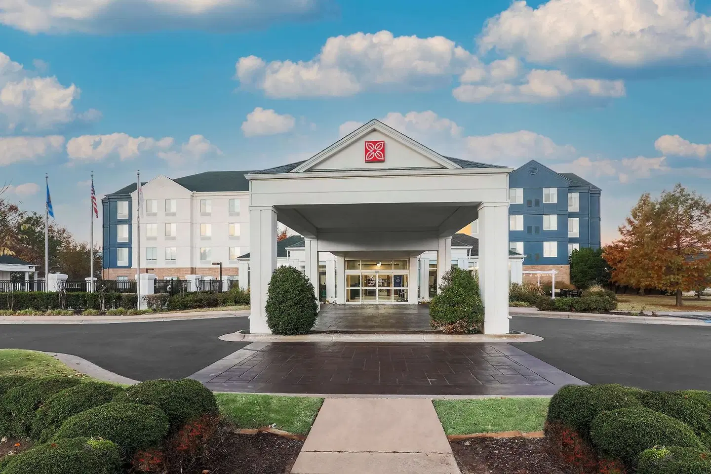 Hilton Garden Inn Tulsa South EXTERIOR