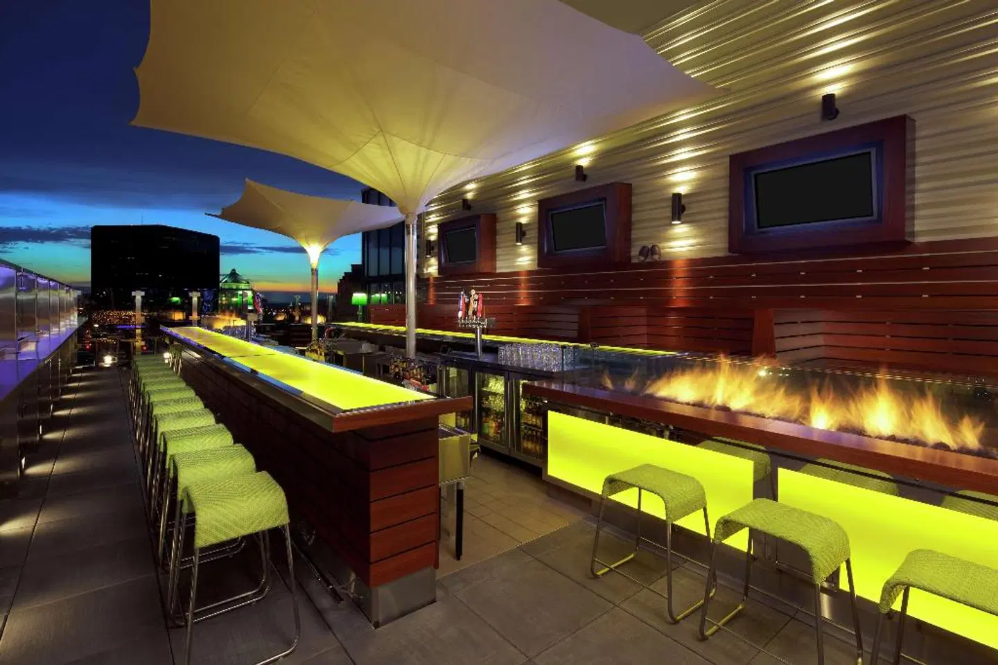 Hilton St. Louis at the Ballpark Bar