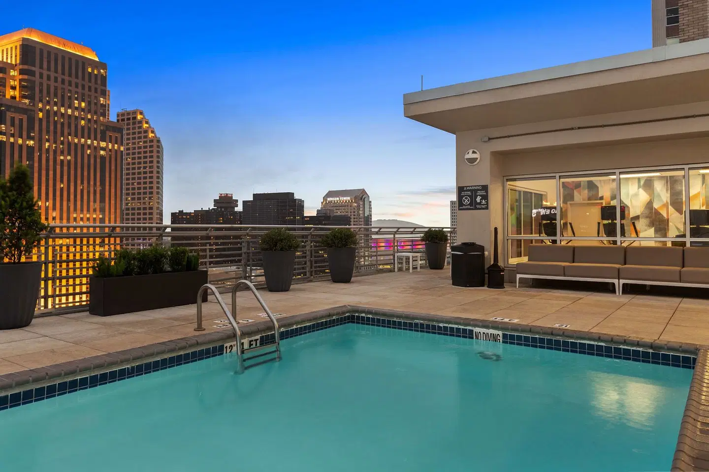 Hilton Garden Inn New Orleans French Quarter/CBD OUTDOOR_POOL