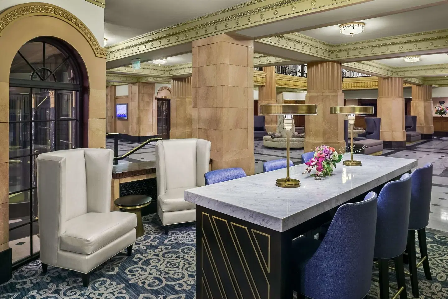Hilton President Kansas City LOUNGE_LOBBY