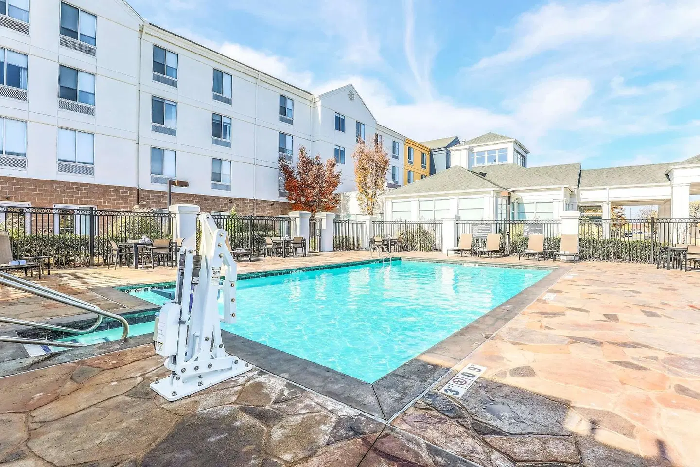 Hilton Garden Inn Tulsa South OUTDOOR_POOL
