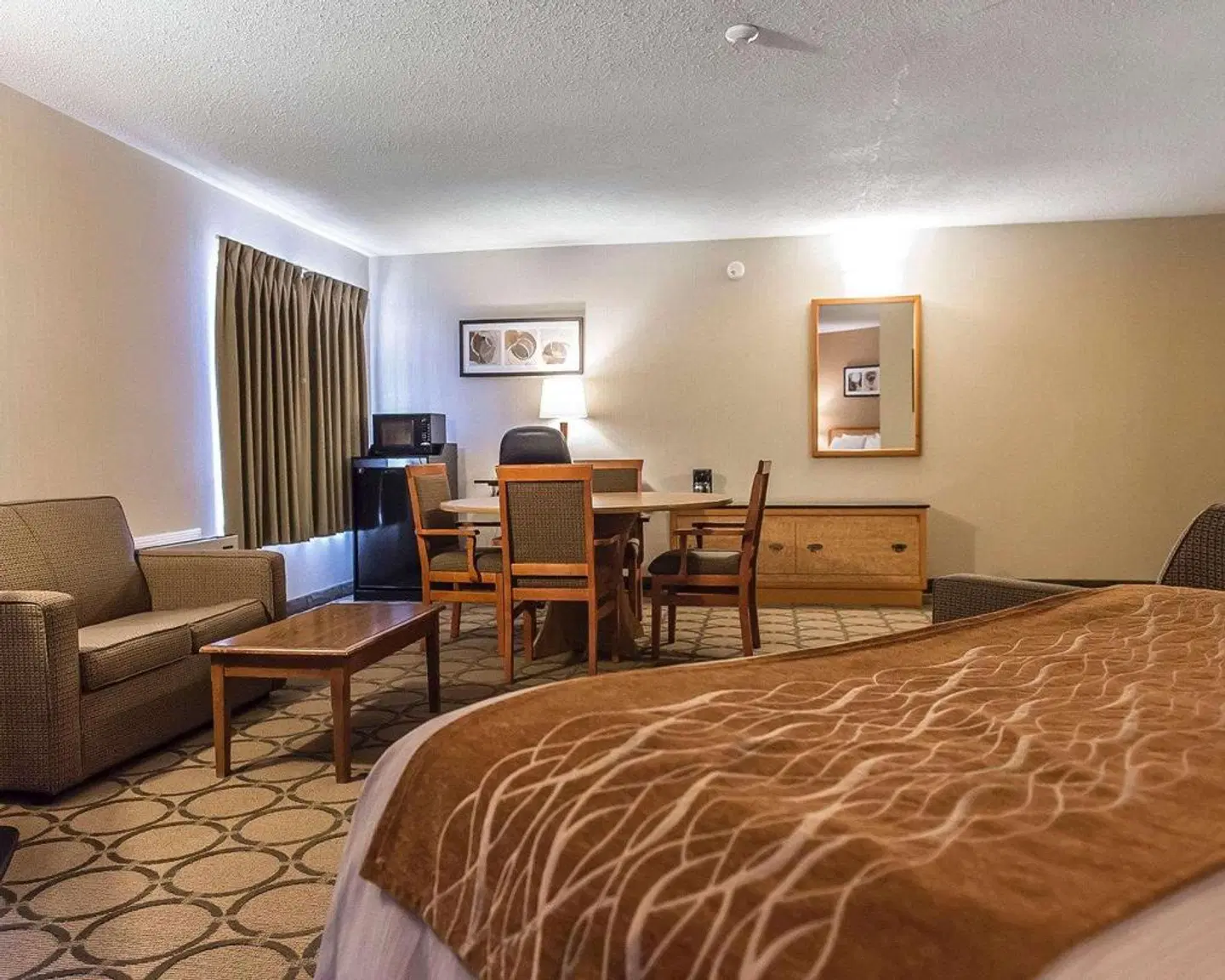 Comfort Inn Highway 401 ROOM_EXAMPLE