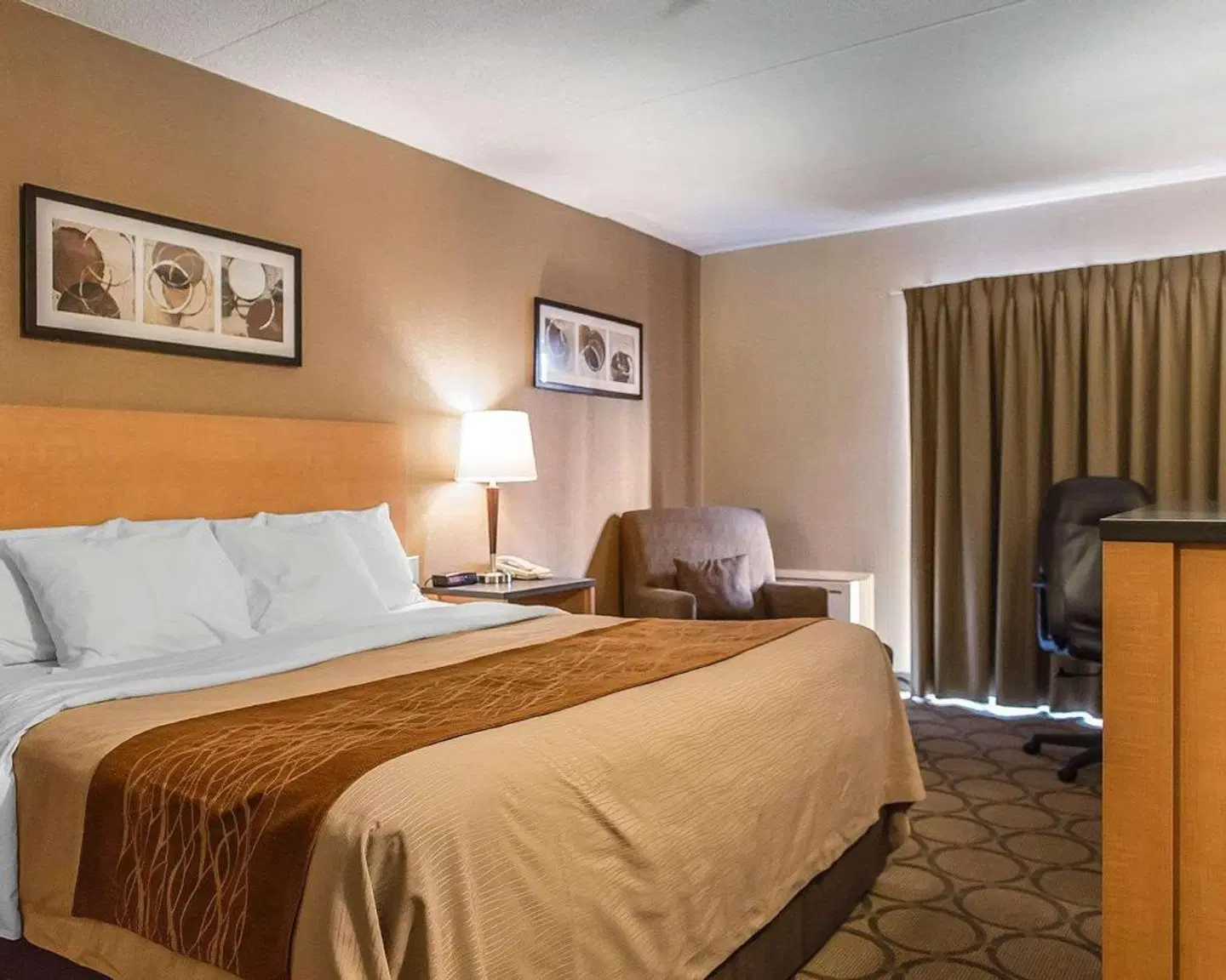 Comfort Inn Highway 401 ROOM_EXAMPLE