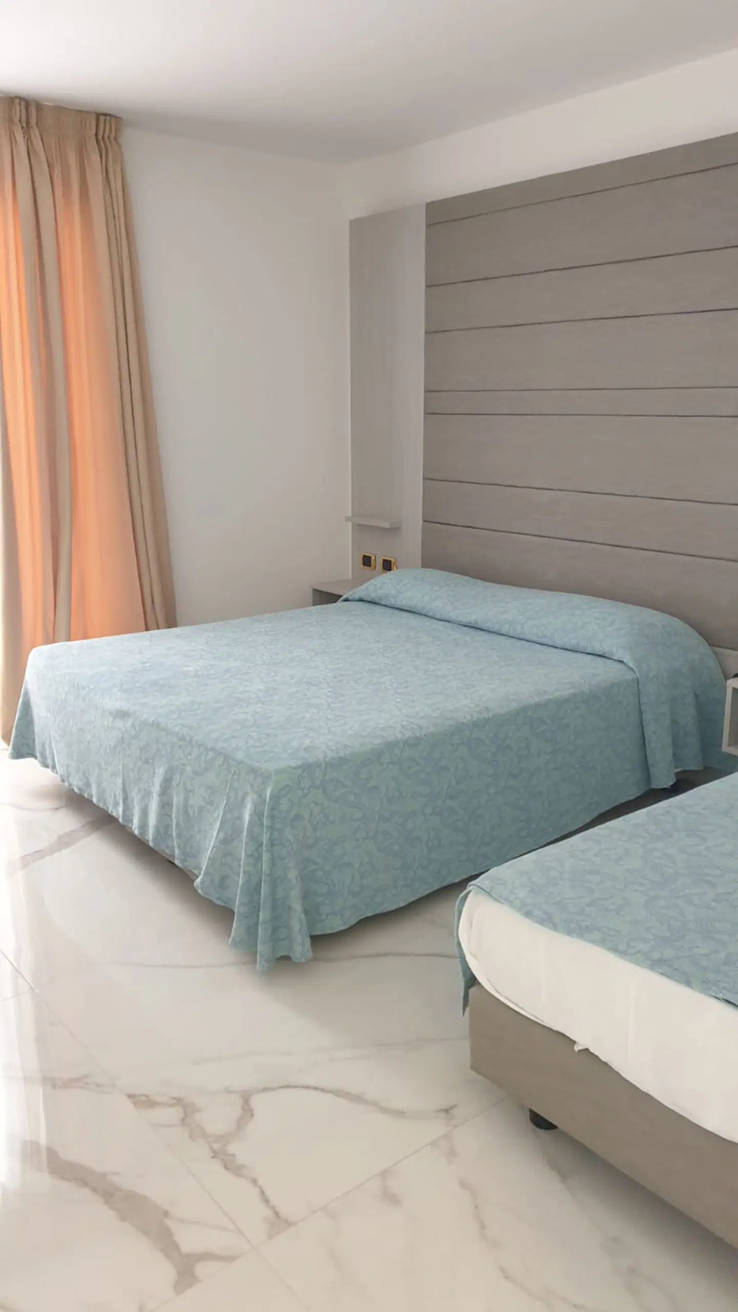 Columbus ROOM_EXAMPLE