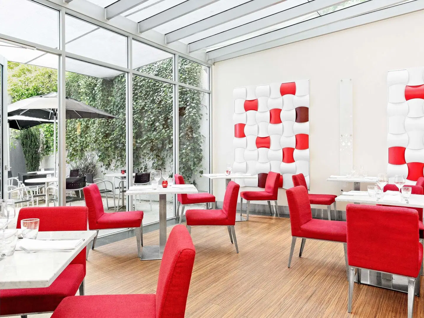Charles Restaurant