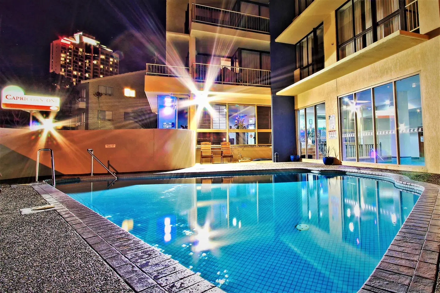 Capricorn One Beachside Holiday Apartments Hallenbad