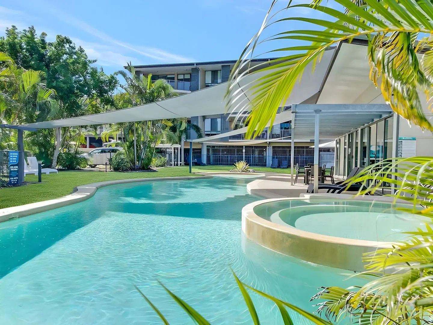 Beaches on Lammermoor Apartments OUTDOOR_POOL