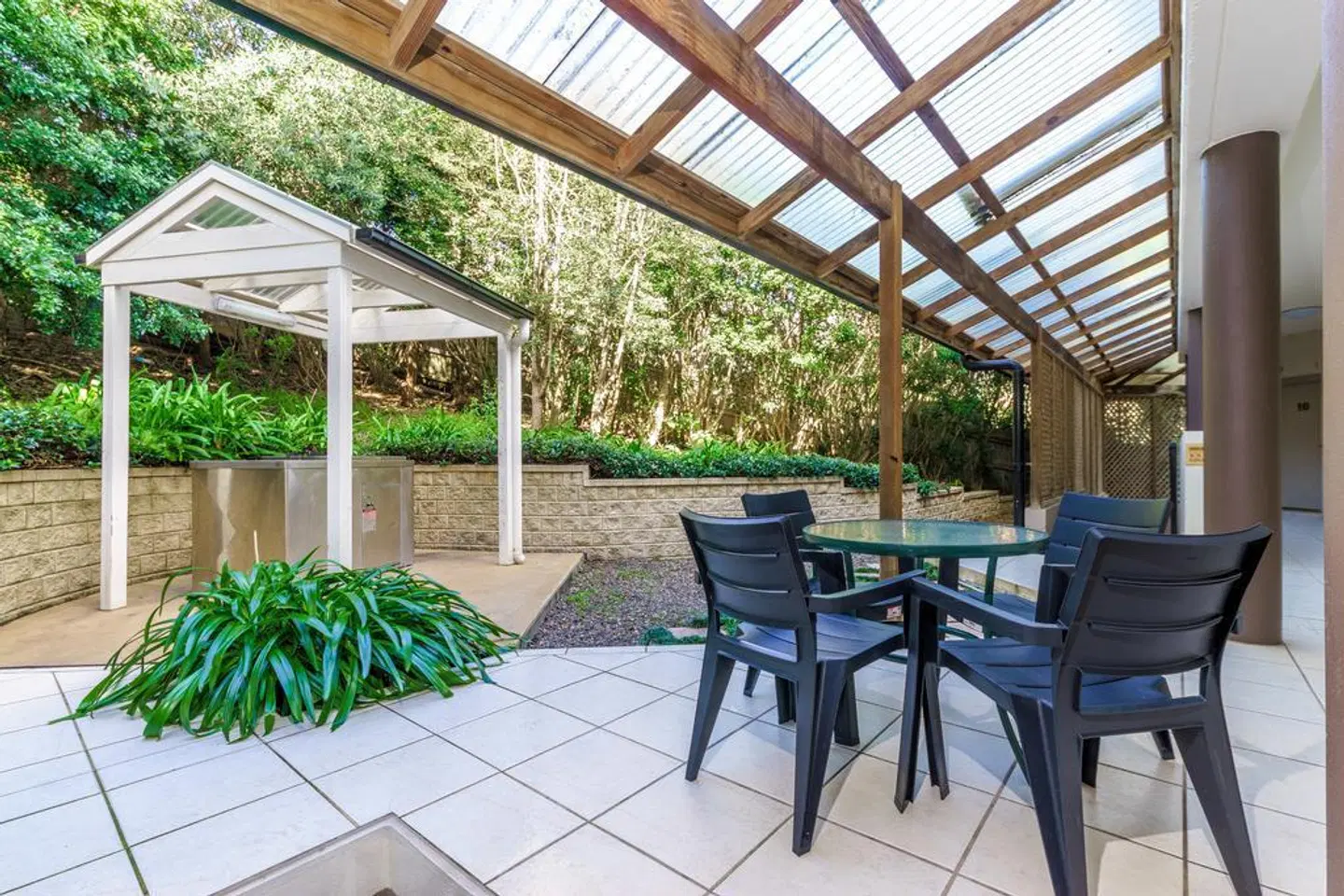 Terrigal Sails Serviced Apartments Terrasse