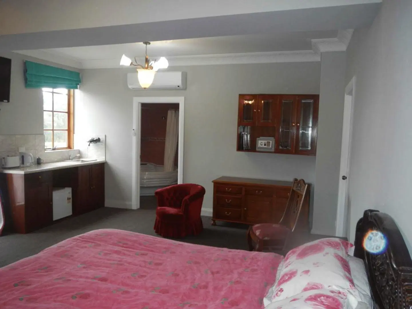 Hatchers Richmond Manor ROOM_EXAMPLE