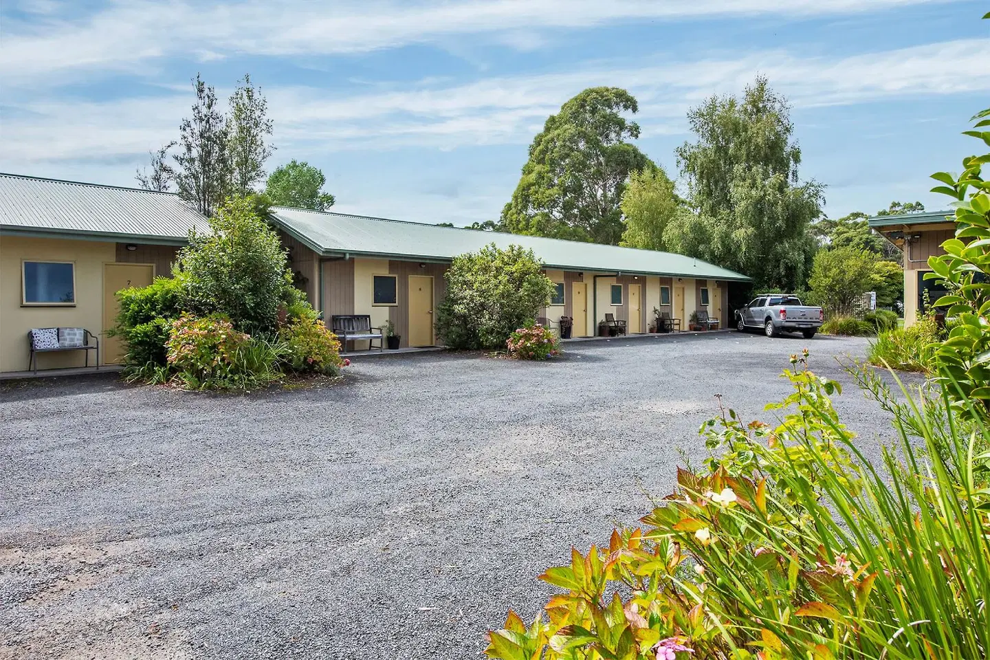 Motel Strahan EXTERIOR