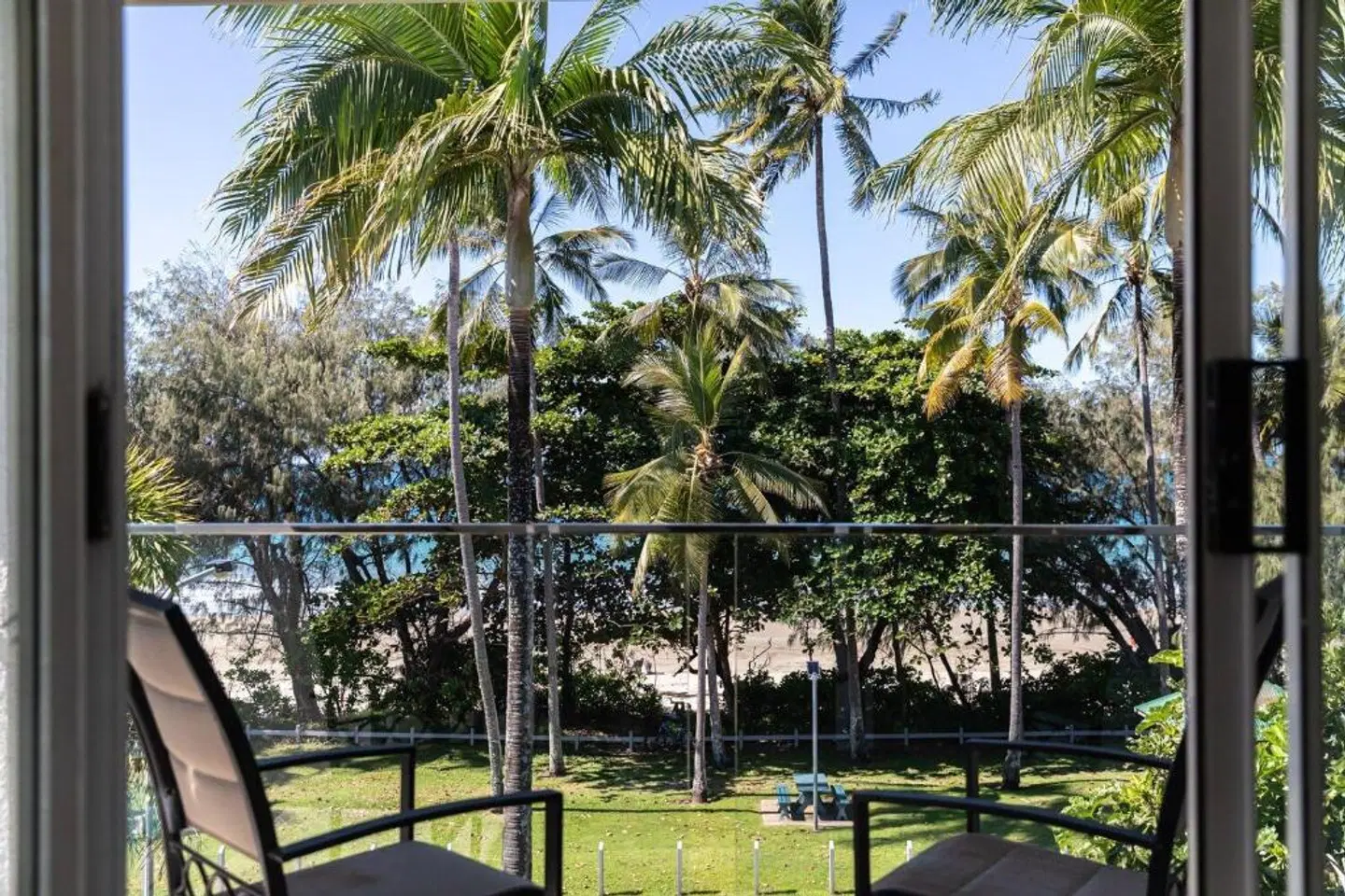 Latitude16 Beaches Resort Port Douglas Garten