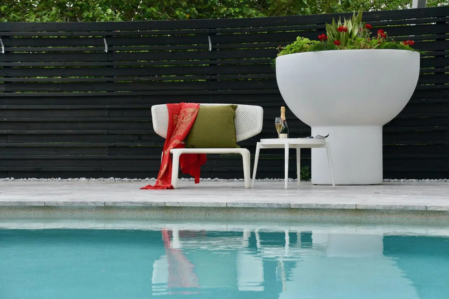 Glass On Glasshouse OUTDOOR_POOL