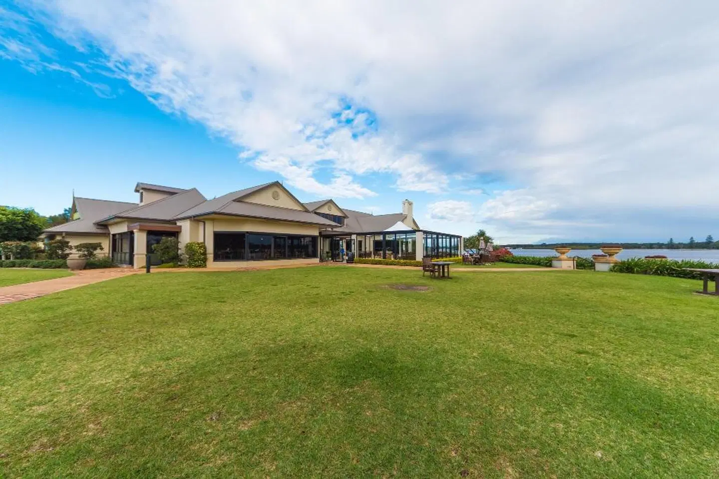 Harrington River Lodge EXTERIOR
